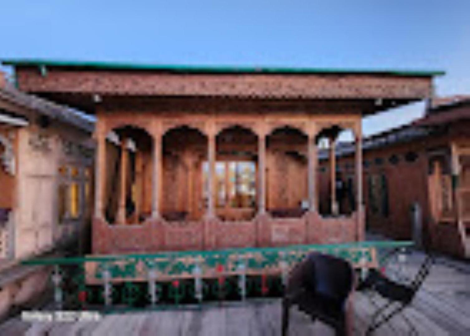Young Bombay Premium Heritage Houseboat Srīnagar エクステリア 写真